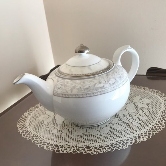 Teapot & Lid Naples Platinum by ROYAL DOULTON – RARE FIND - Picture 10 of 12